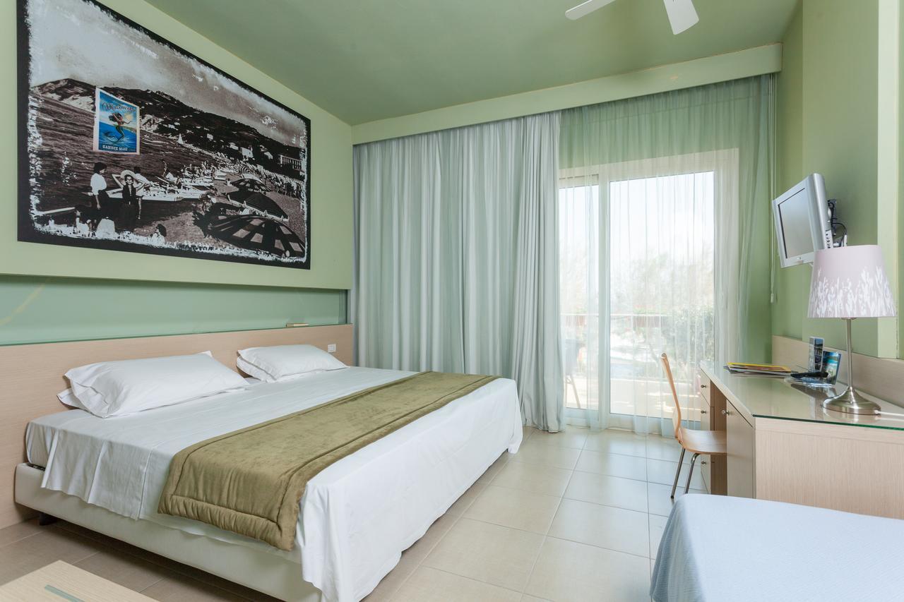 Hotel Resort Marinella Gabicce Mare Esterno foto